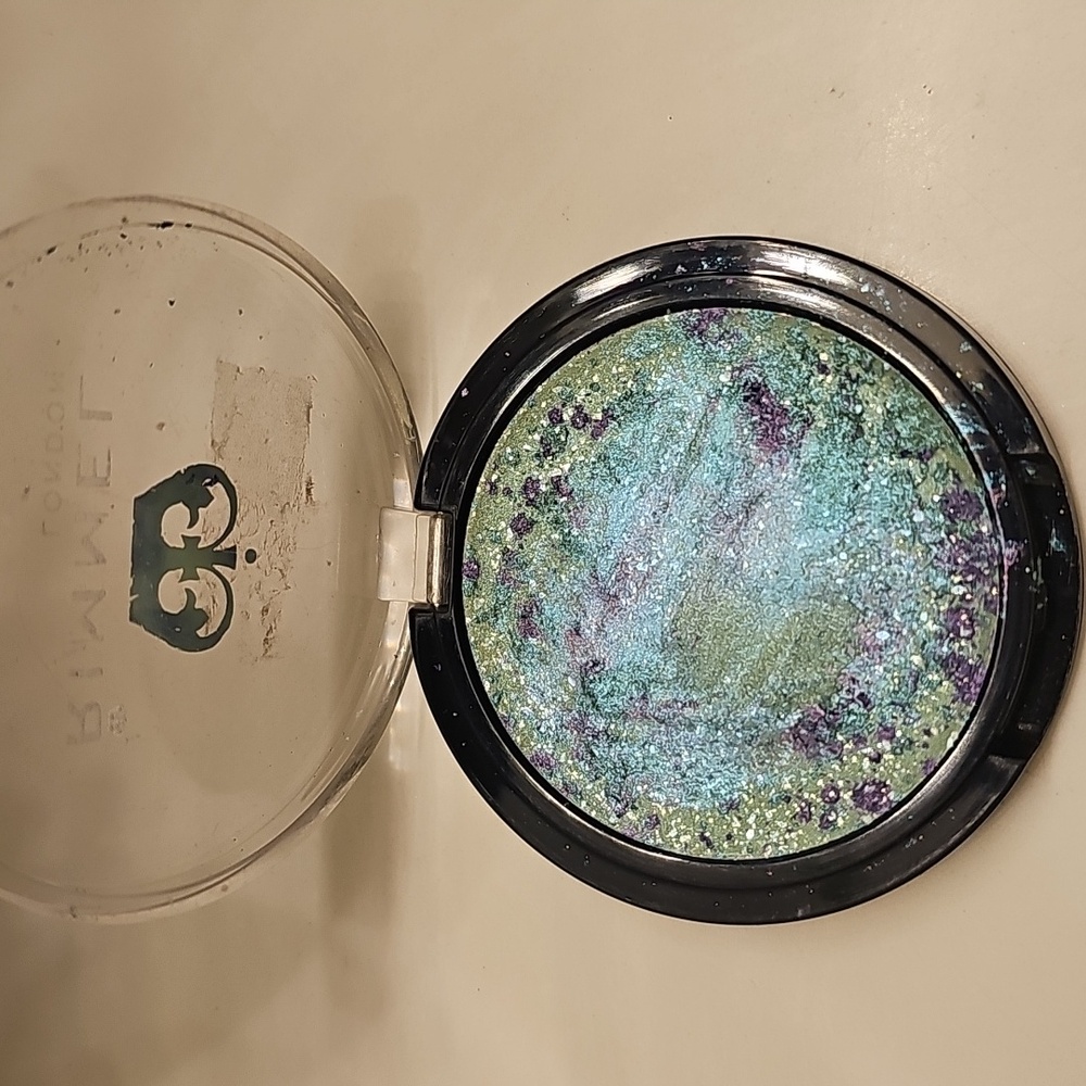 Shadows - Picture 9 of 16